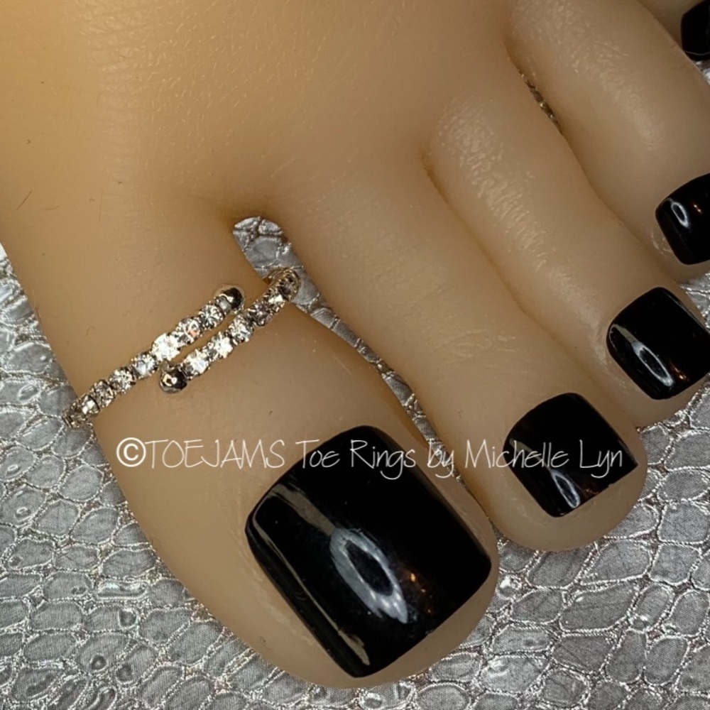 TOE RING Elegant Adjustable Sparkly Clear Crystal Tarnish Free Big Toe Ring NEW